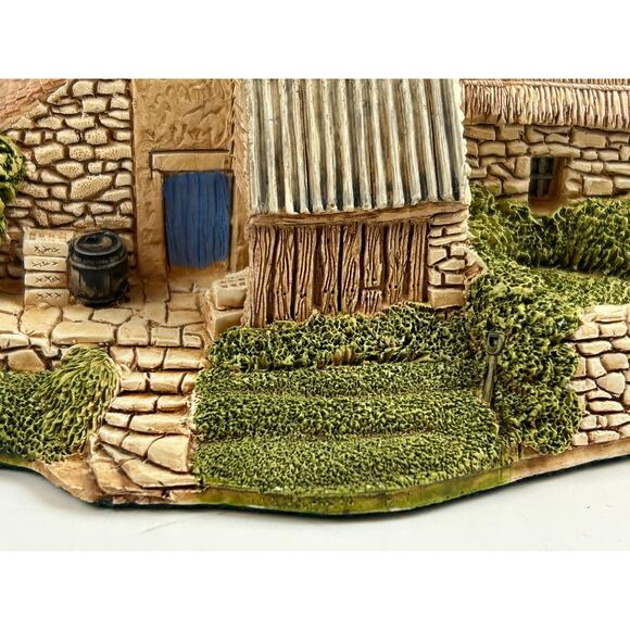 Lilliput Lane O’Lacey’s Store 1989 Irish Collection Cottage w/ Box - Picture 7 of 16